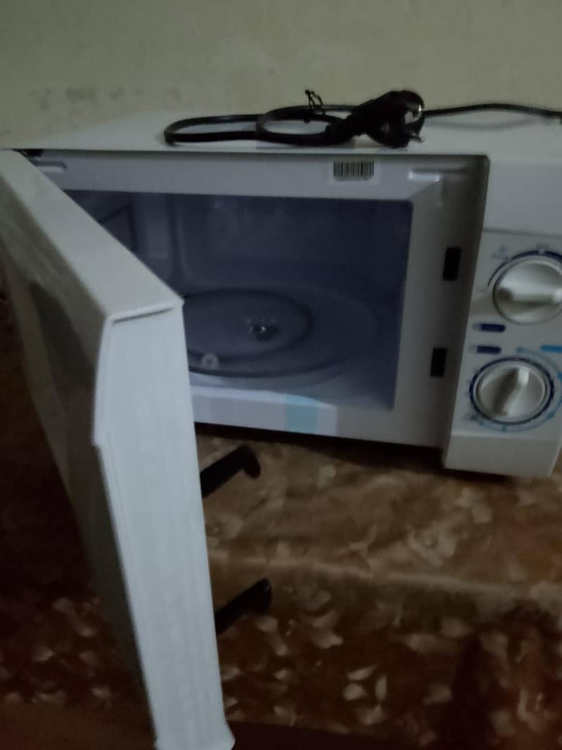 Microwave oven 1