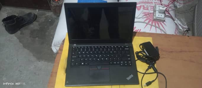 Lenovo Thinkpad x260 i5 6th generation 8 ram 512gb HDD