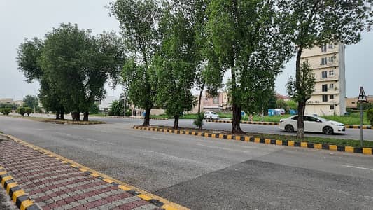 DHA Phase 8 Ex Air Avenue N-12 Corner Commercial Plot | Pair Plot | 550 Lac