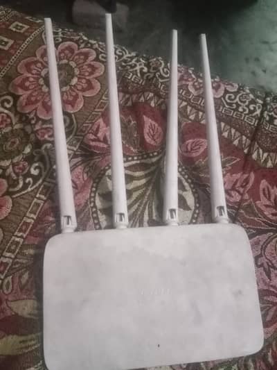 High Speed Wi-Fi Router for Sale – Excellent Condition