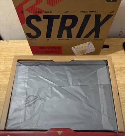 ASUS ROG STRIX G18RTX4080 12gbVRAM 175w i9 13980HX 32/1TBGaming laptop