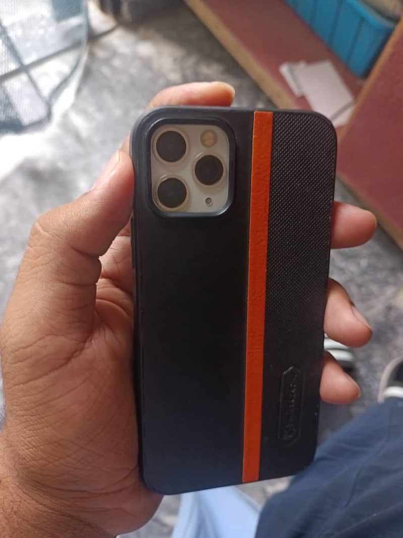 Apple iPhone 11 Pro 2