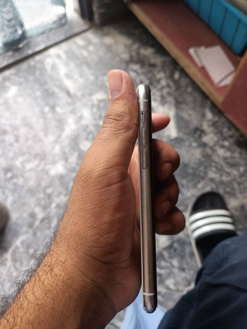 Apple iPhone 11 Pro 5
