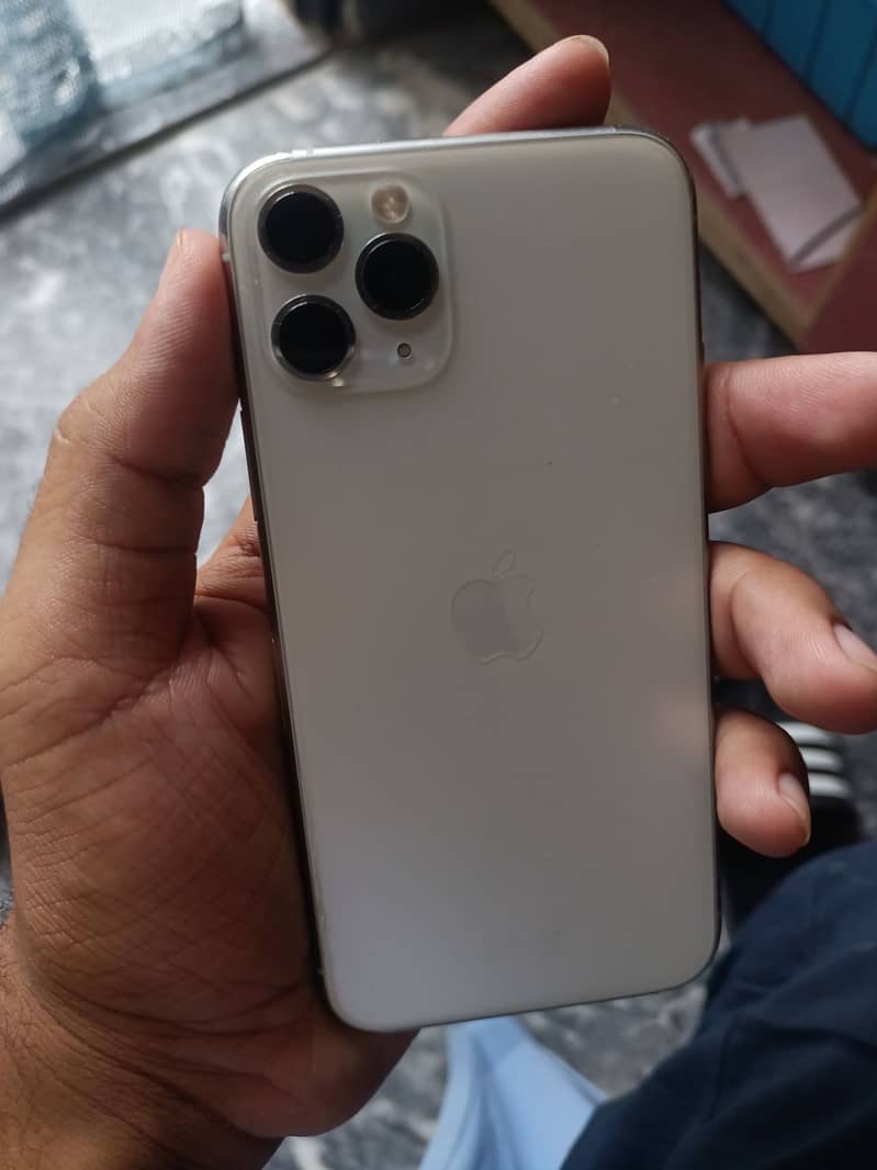 Apple iPhone 11 Pro 6