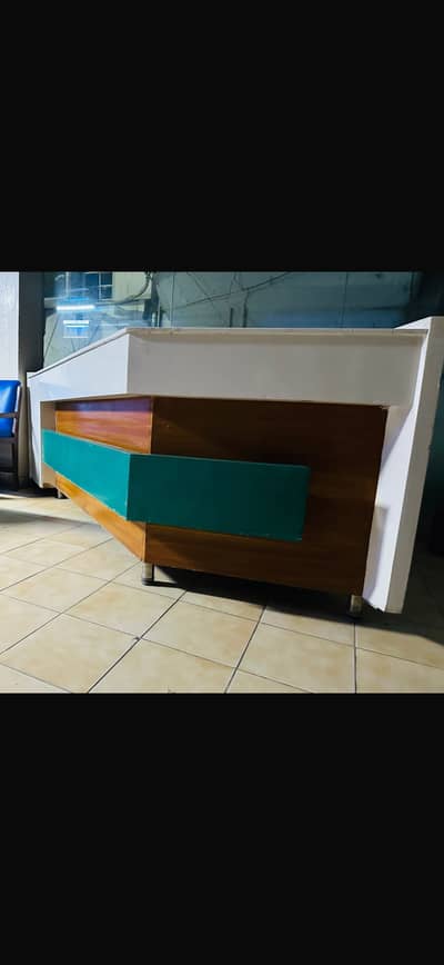 Reception counter