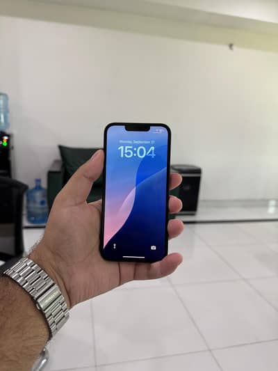 Apple iPhone 13