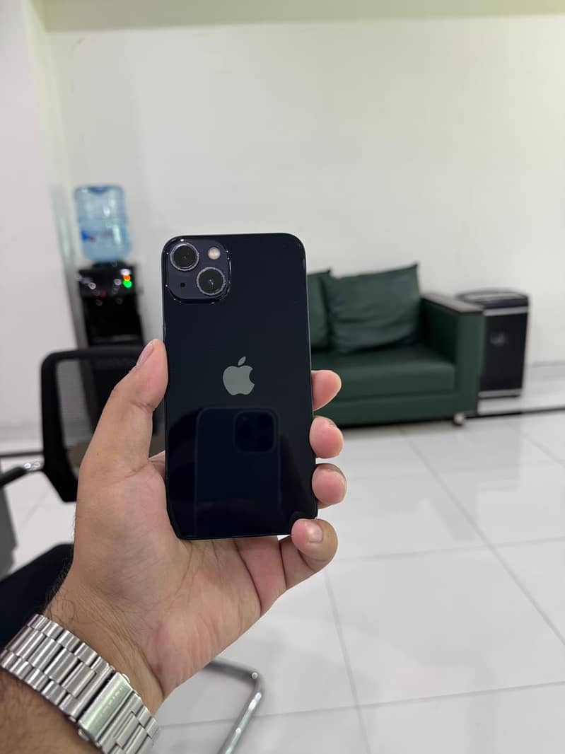 Apple iPhone 13 1