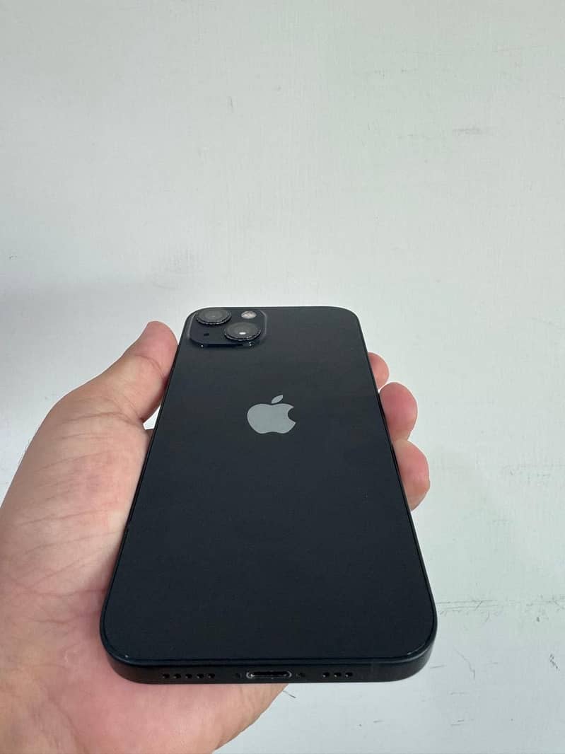 Apple iPhone 13 2