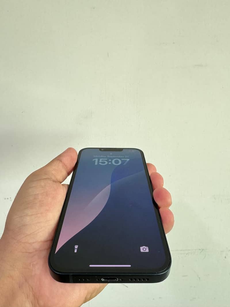 Apple iPhone 13 3