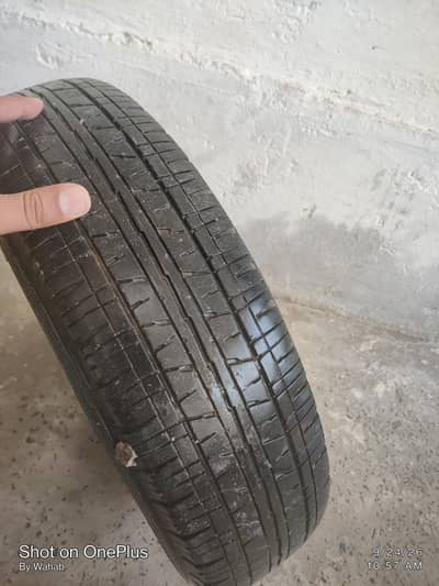 Mehran 12 number Rim or tyre Achi condition ma ha for sale