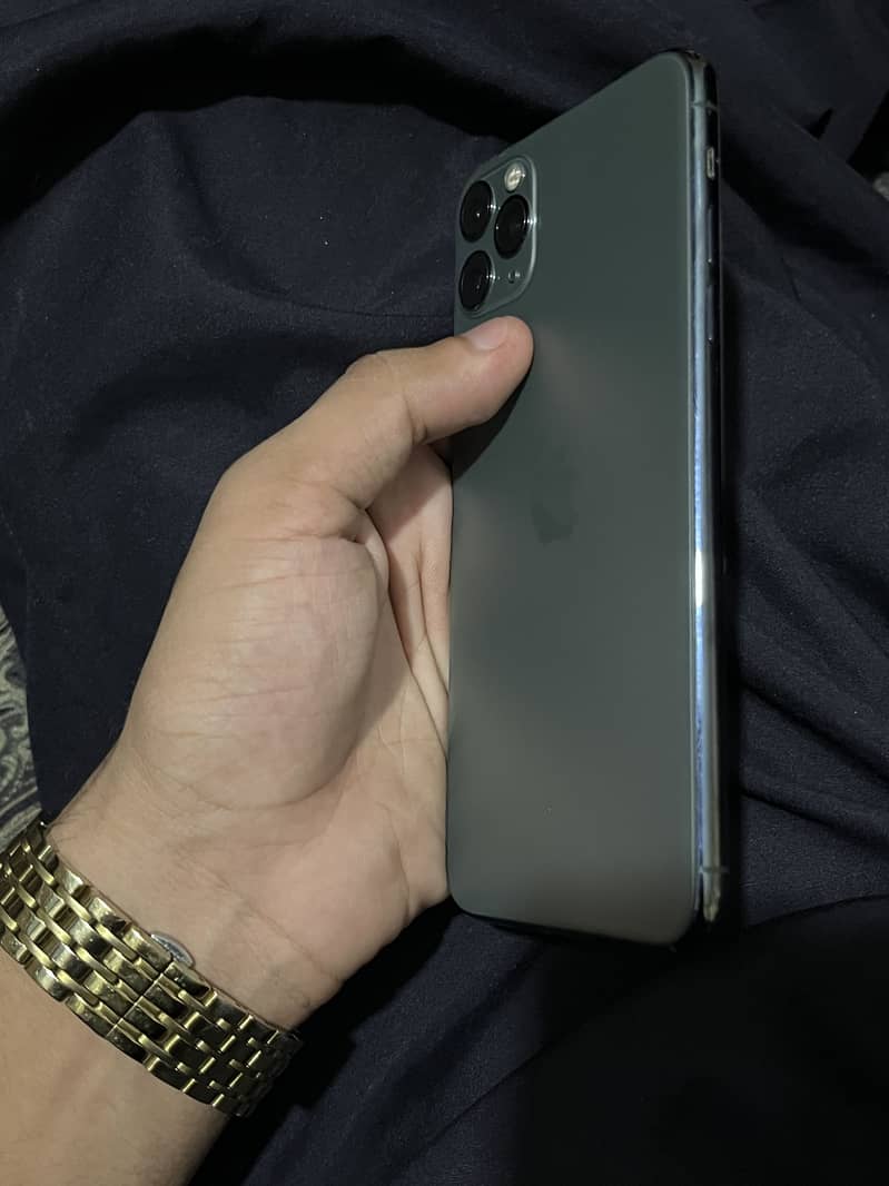 Apple iPhone 11 Pro Max 1