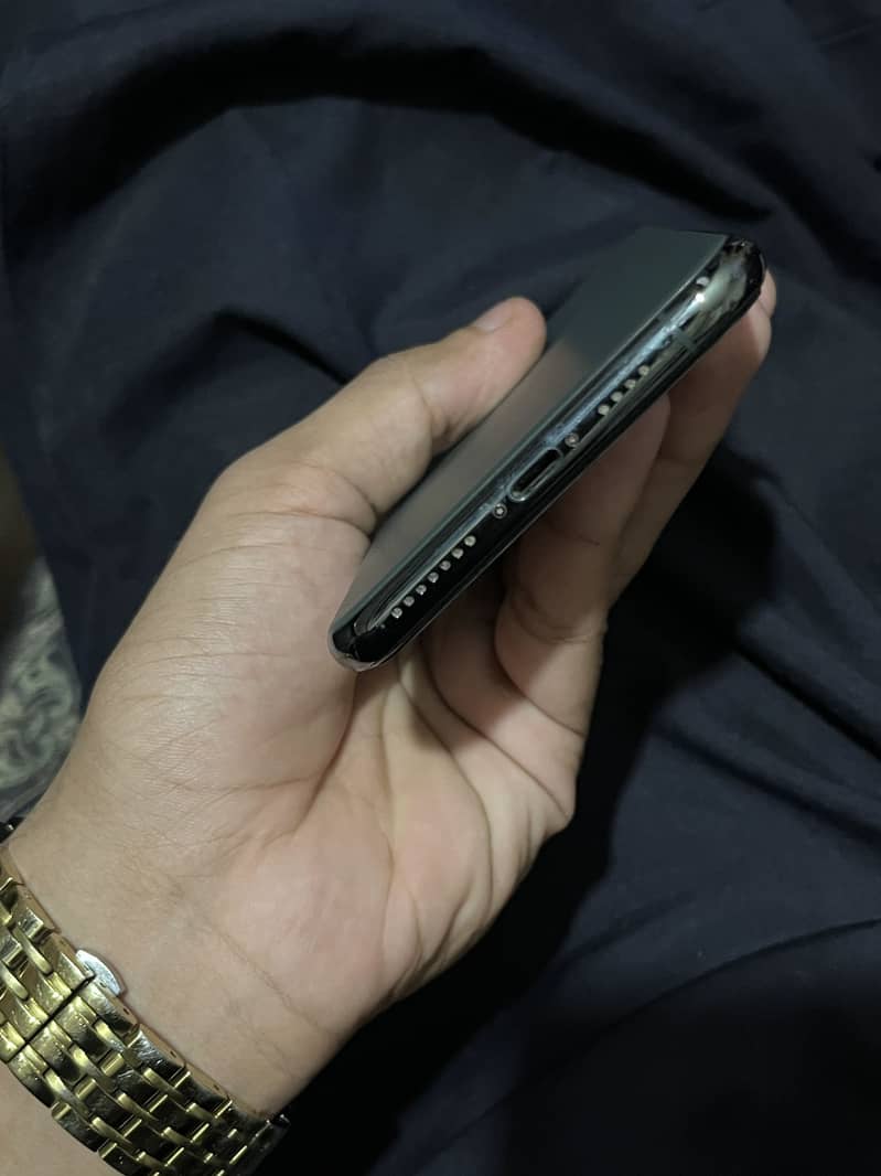 Apple iPhone 11 Pro Max 3