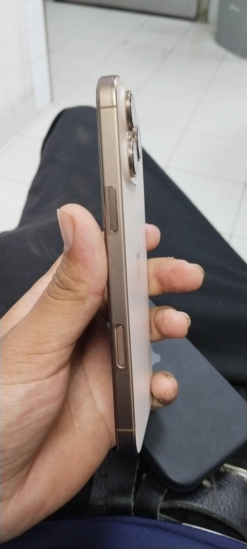 Apple iPhone 16 Pro Max 5