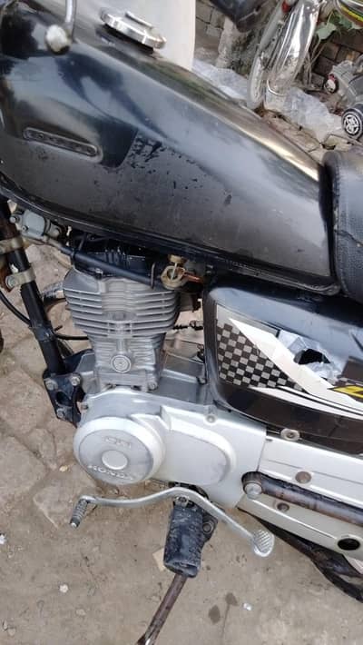 good condition total fit koi pest nhi lgany parain gy fit honda hy