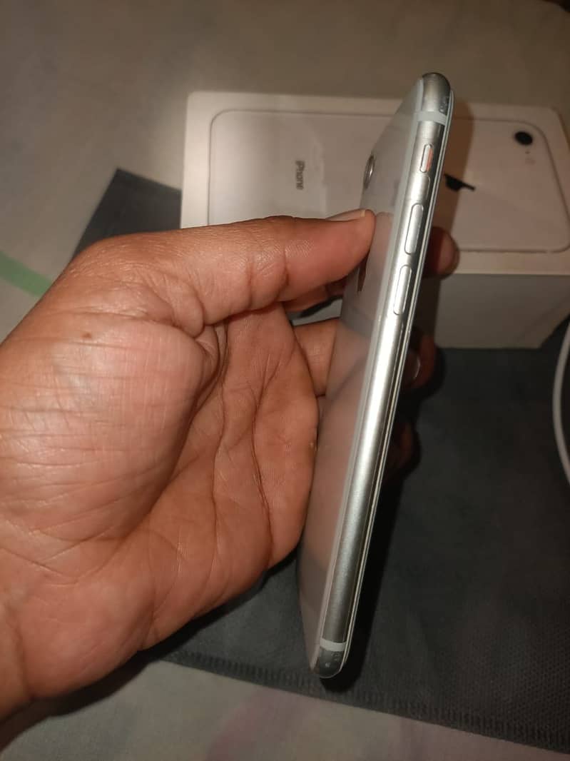 Apple iPhone 8 2