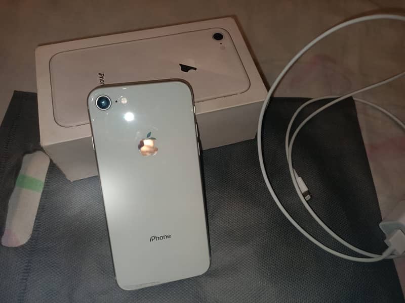 Apple iPhone 8 4