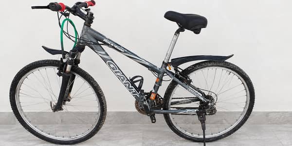 Giant Rock 4500 Mountain Bike – 26 Gear Cycle