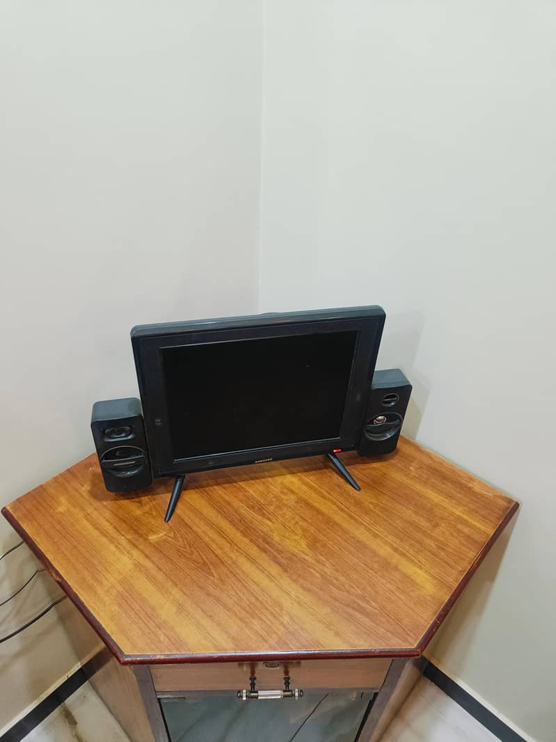 lcd corner TV corner (without LCD) 2
