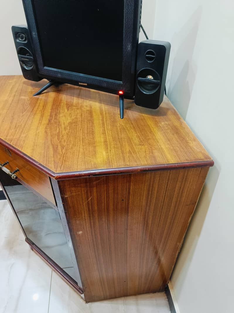 lcd corner TV corner (without LCD) 4