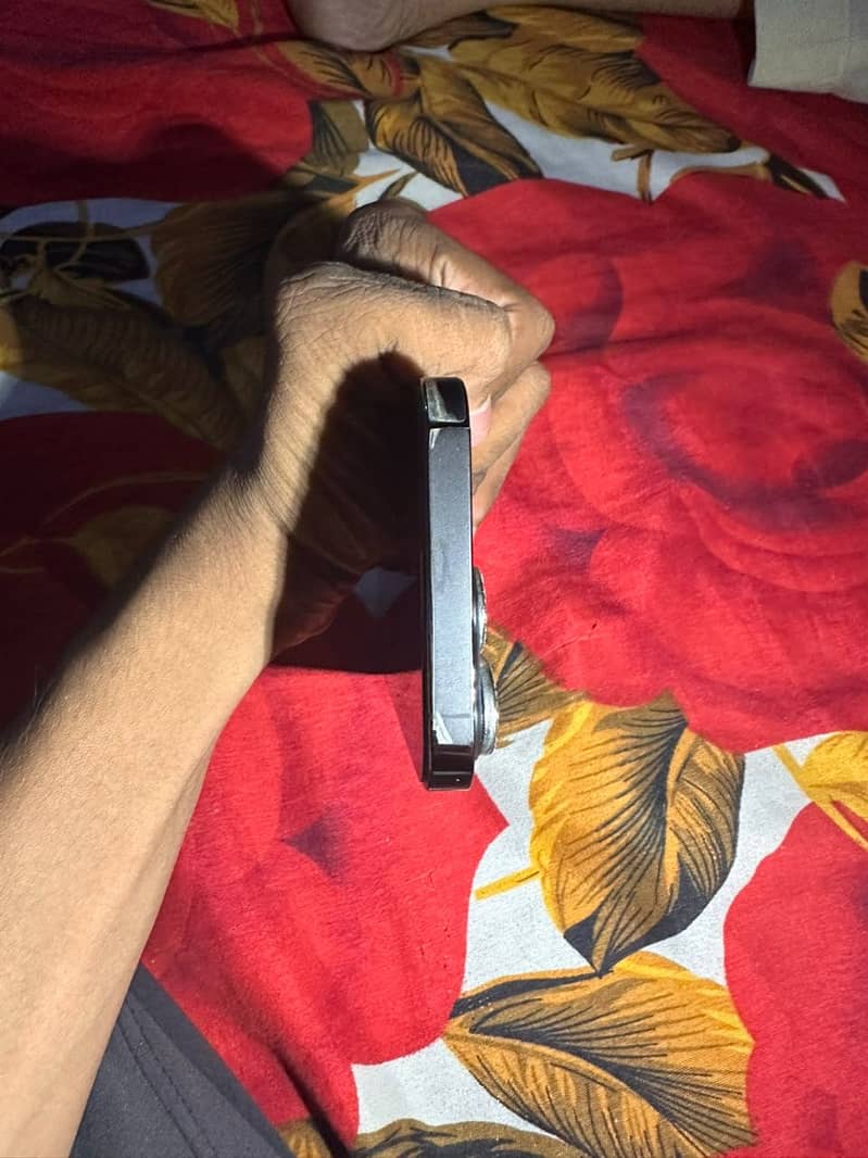 Apple iPhone 13 Pro 3