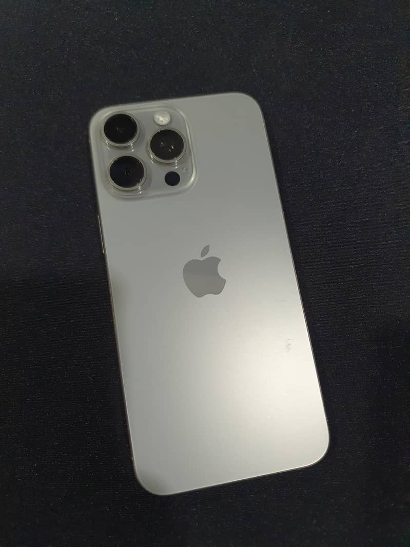 Apple iPhone 15 Pro Max 5