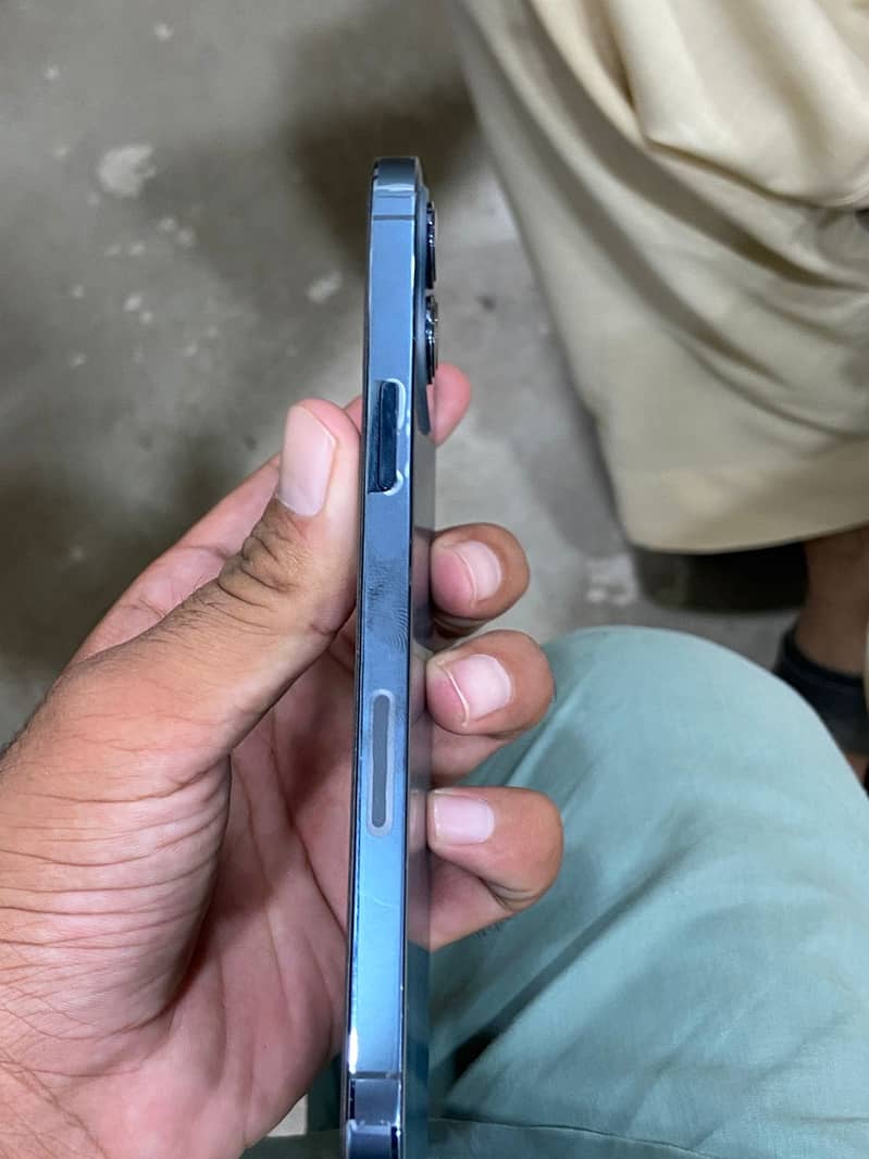 Apple iPhone 12 Pro Max 1