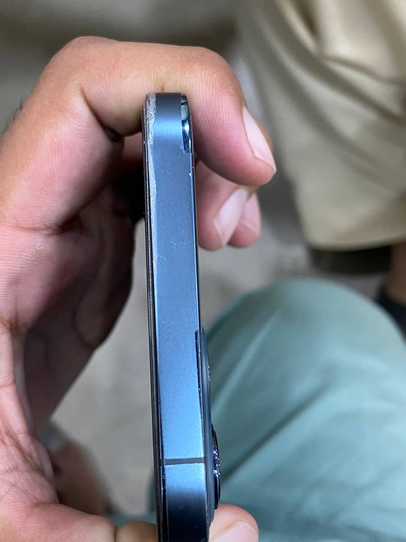 Apple iPhone 12 Pro Max 4