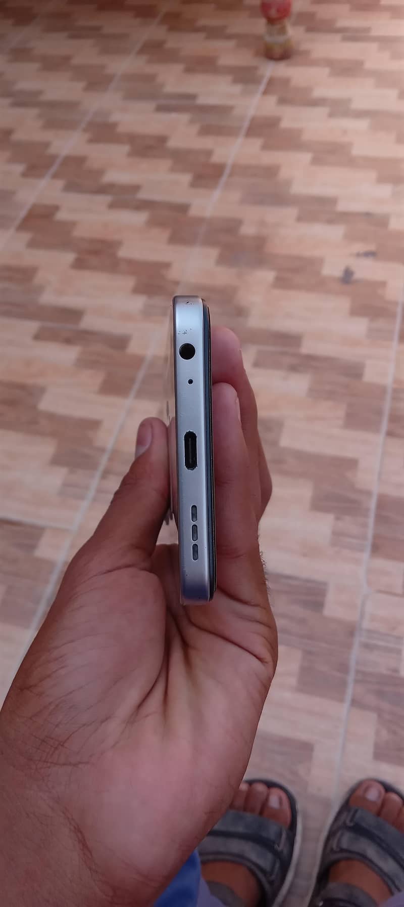 Tecno Spark Go 2 5