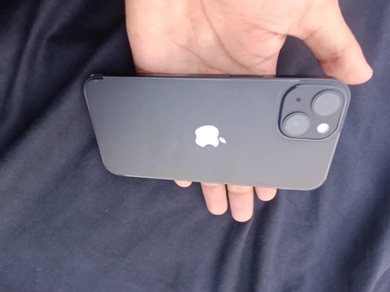 Apple iPhone 13 0