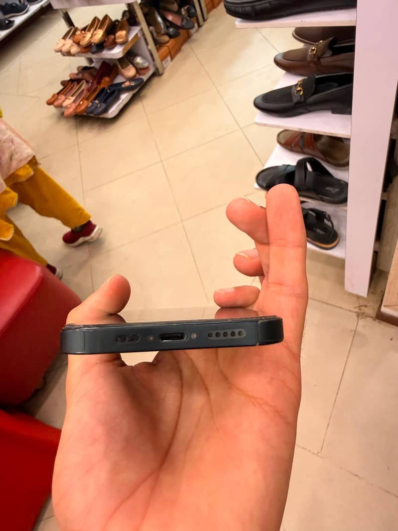 Apple iPhone 13 1