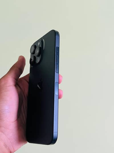 Apple iPhone 16 Pro Max