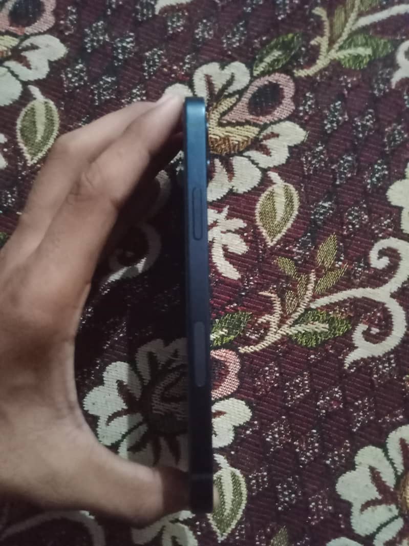 iPhone 12 3