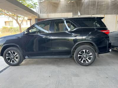 Toyota Fortuner Legender 2022