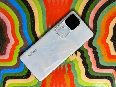 Vivo v30 5g totally original with box and charger