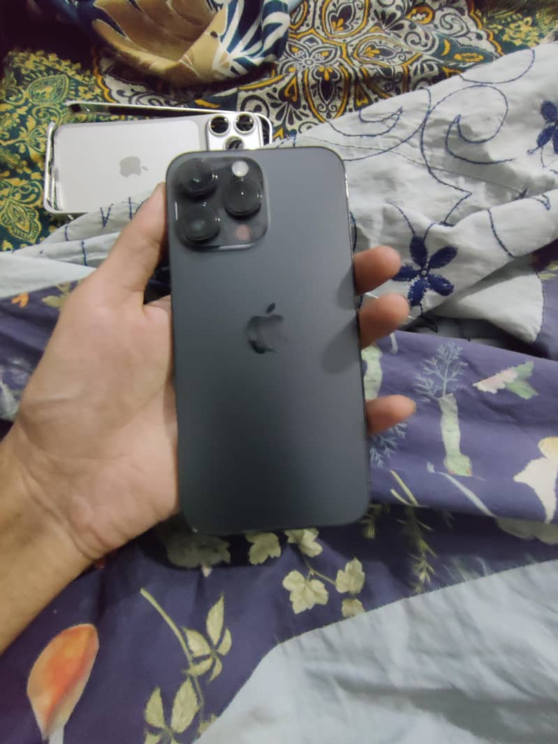 Apple iPhone 14 Pro Max 0