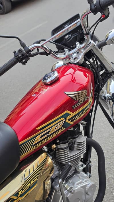 Honda 125 2027 Gold edition