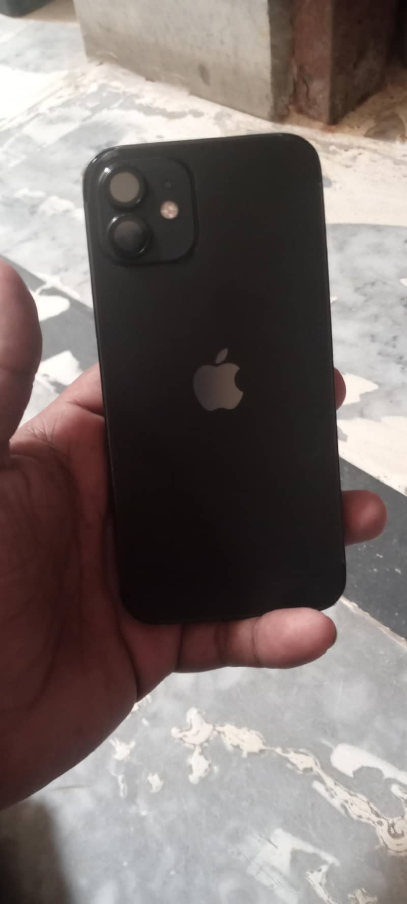 Apple iPhone 12 4