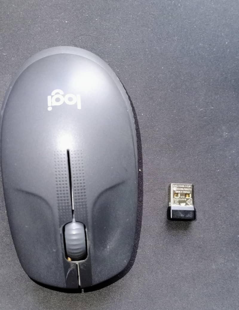 Logitech M190 Wireless Mouse 1