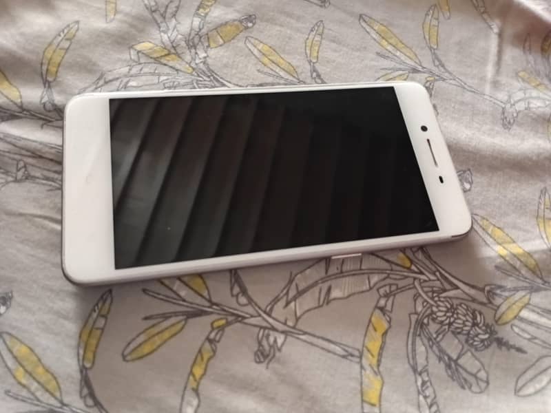 OPPO A37 1