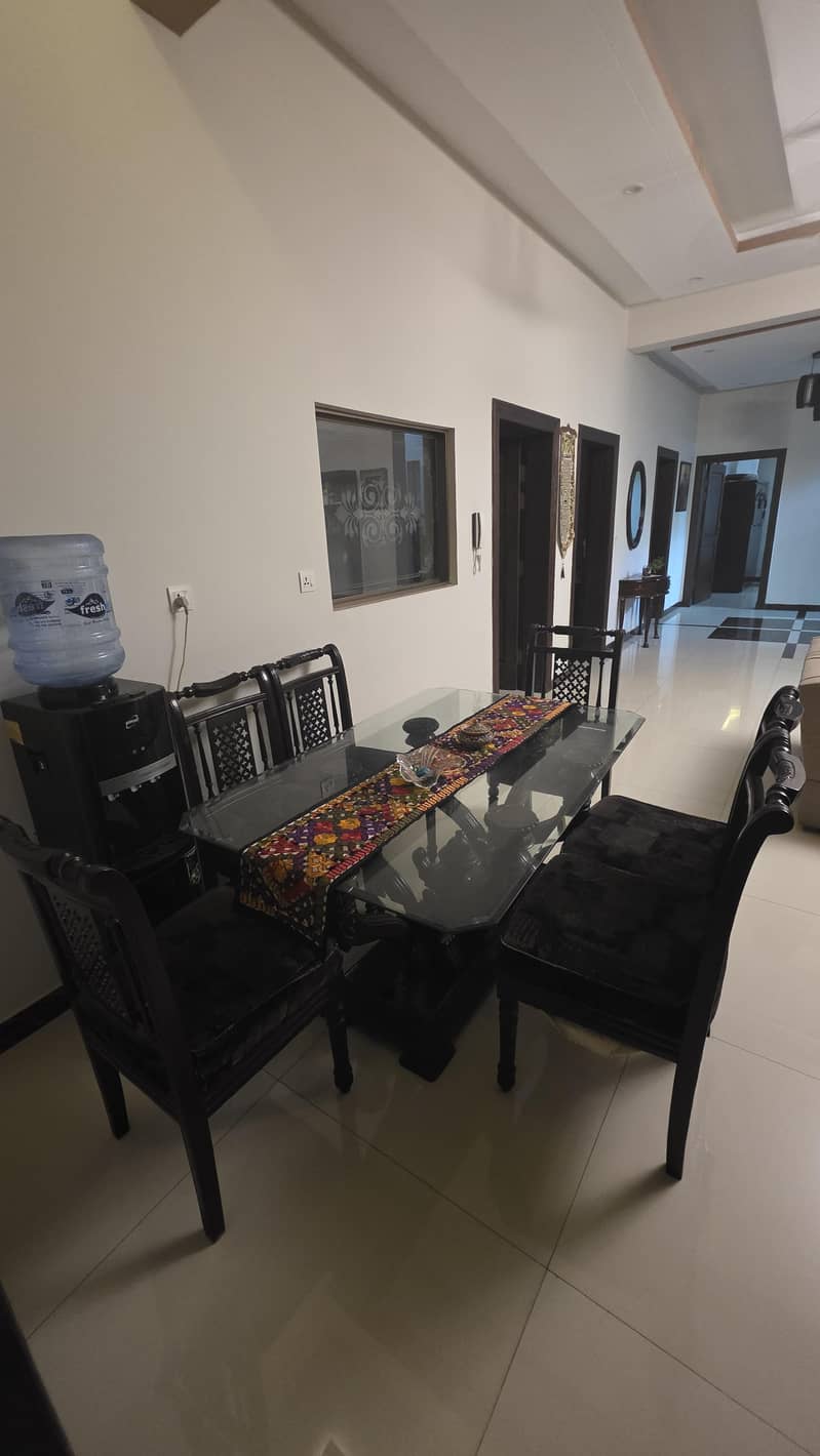 Dining table 8