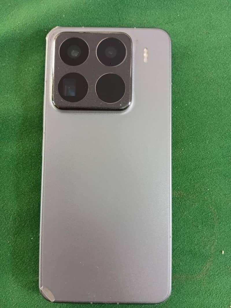 Xiaomi 15 Pro 1