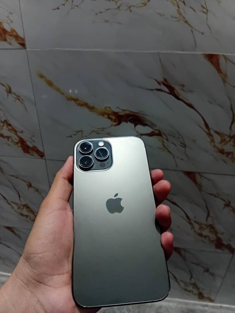 Apple iPhone 13 Pro Max 4
