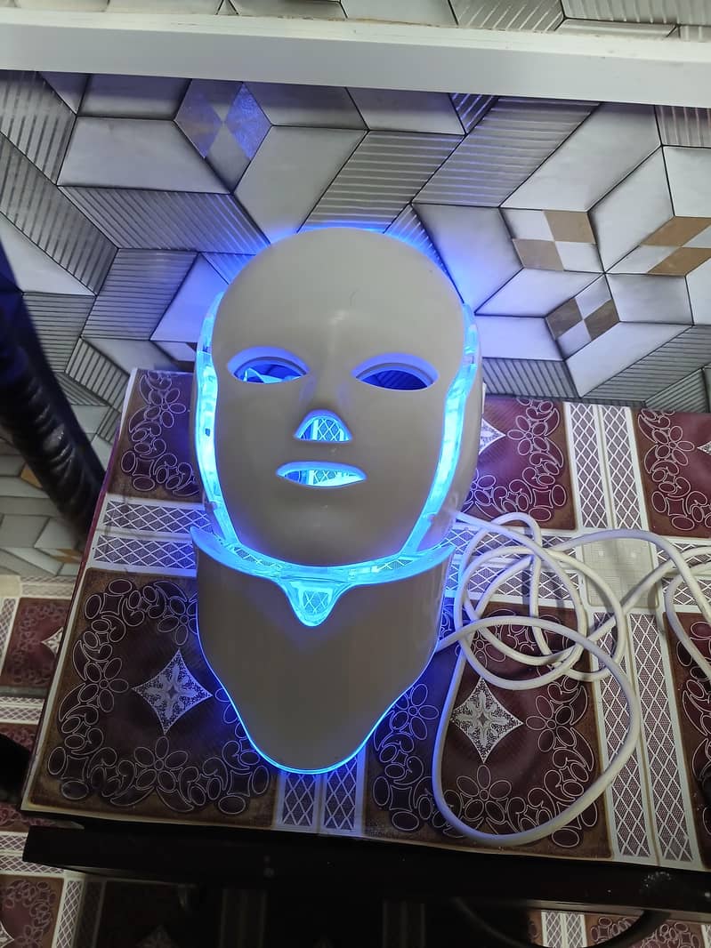 led face mask 3