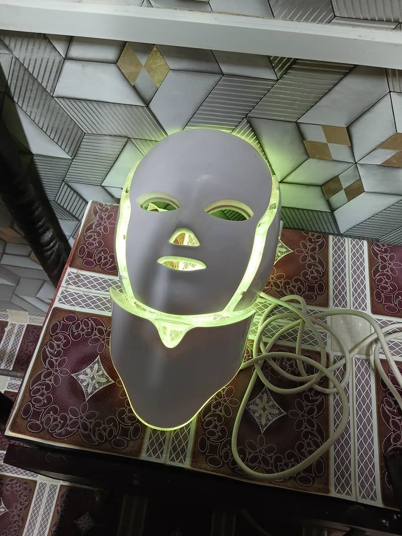 led face mask 4