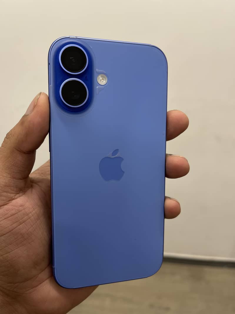 Apple iPhone 16 1