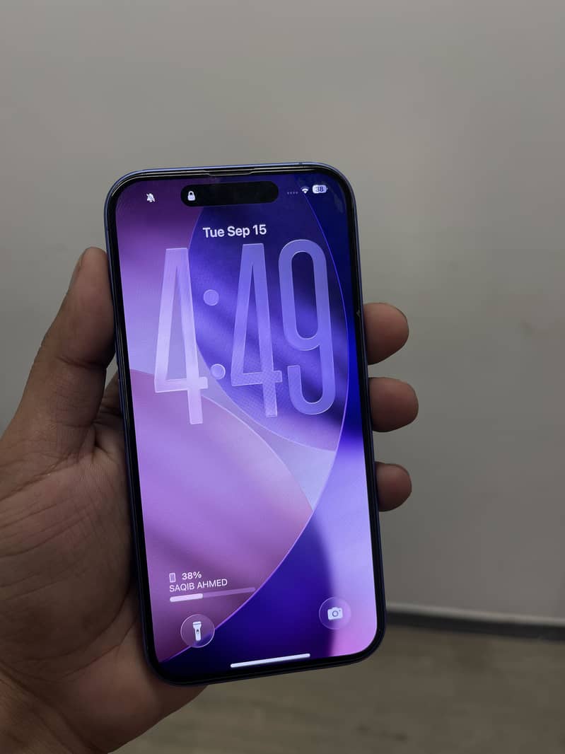 Apple iPhone 16 5