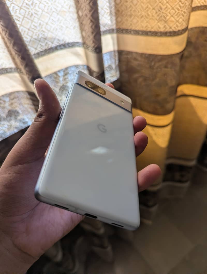 Google Pixel 7a 4