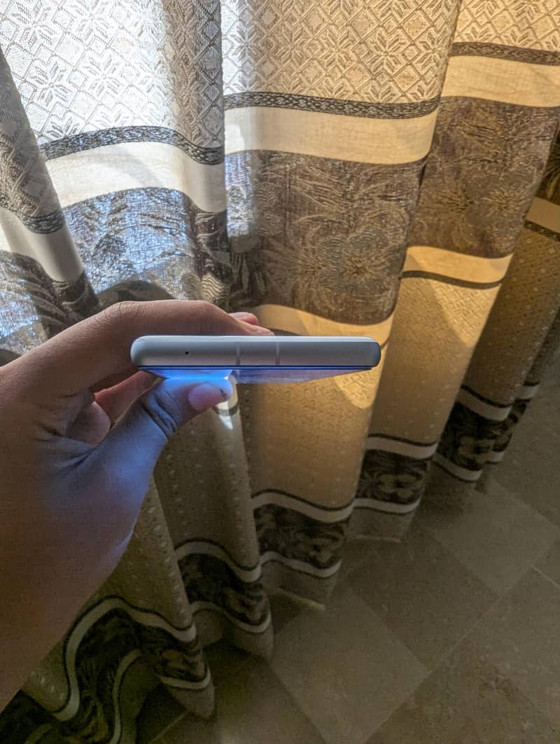 Google Pixel 7a 5