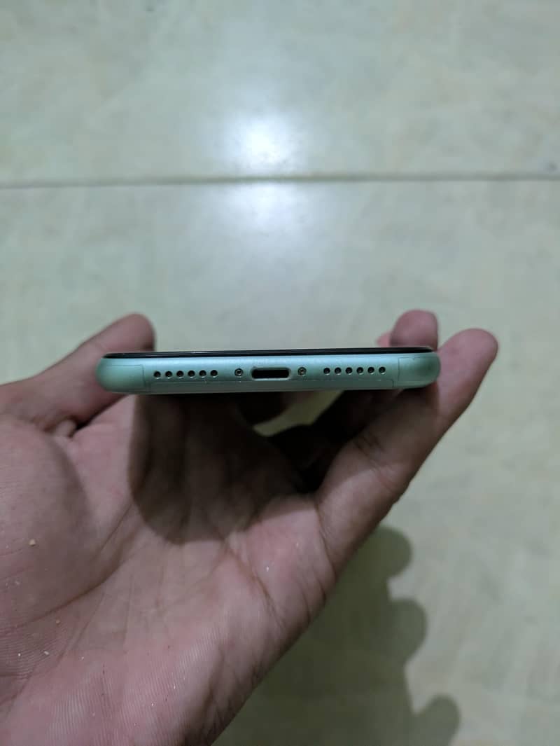 Apple iPhone 11 5