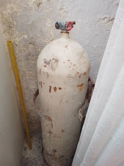 Car Gas Cylinder with Kit.
